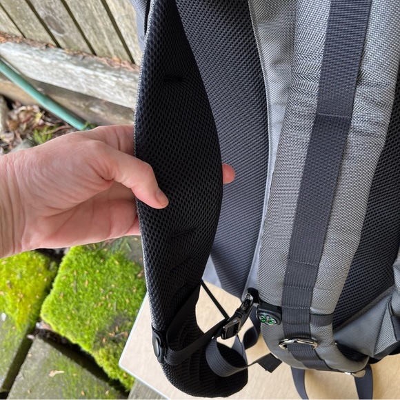 Gobi Getaway Gray & Black Unisex Backpack NWOT - Picture 6 of 16